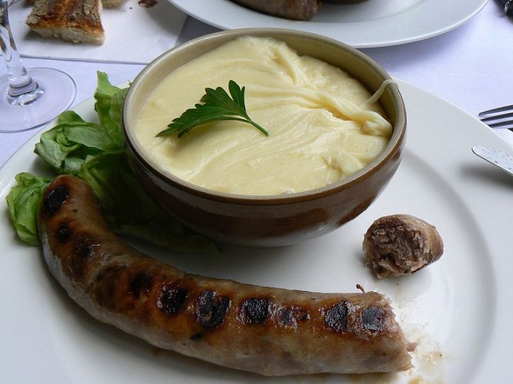 800px-Bol_d'aligot.jpg